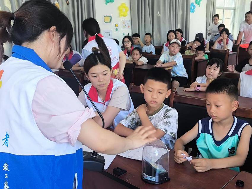 多方联动织密 “四防” 网，爱心托管筑牢安全墙.docx